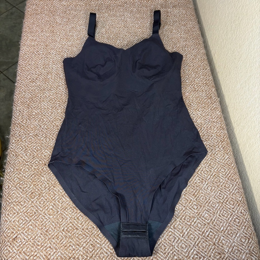 Knix Every Bodysuit Black Removable Pads Sz S Contemprorary Shapewear Minimalist